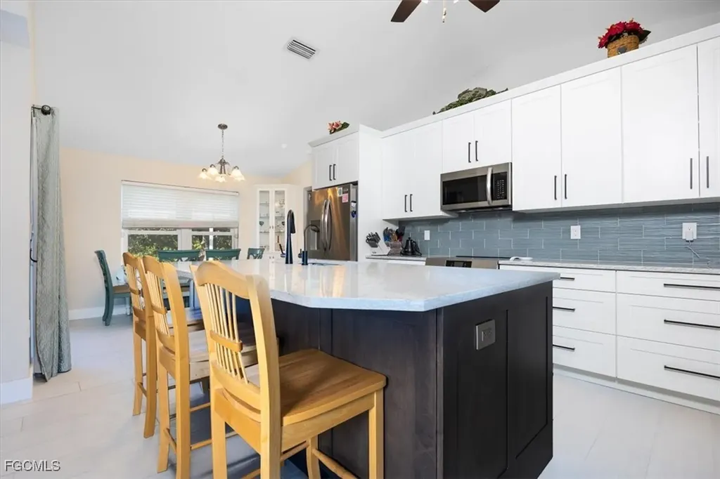 20 NE 8th Place Cape Coral FL 33909