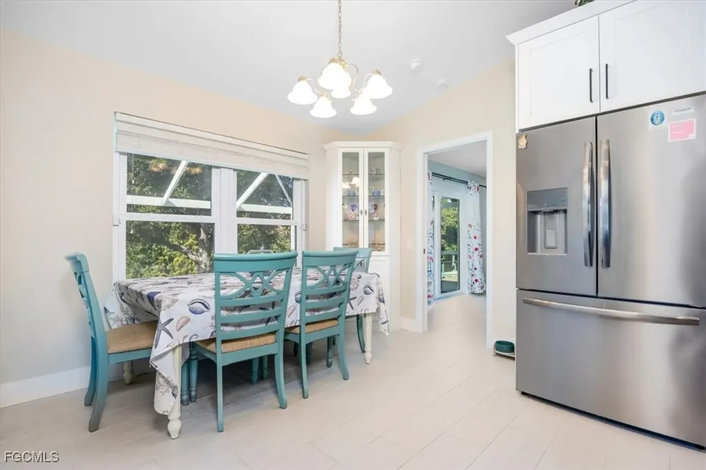 20 NE 8th Place Cape Coral FL 33909