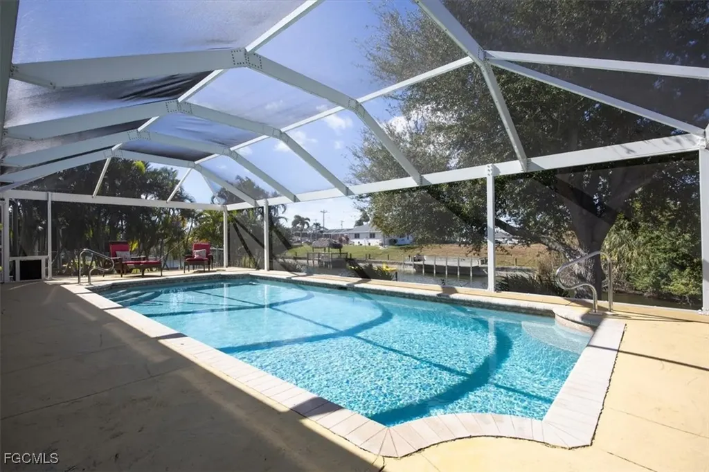 20 NE 8th Place Cape Coral FL 33909