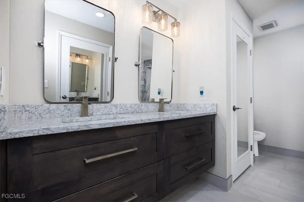 20 NE 8th Place Cape Coral FL 33909