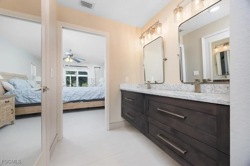20 NE 8th Place Cape Coral FL 33909