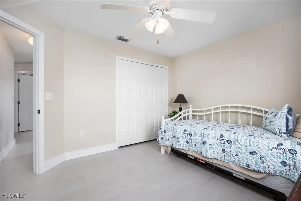 20 NE 8th Place Cape Coral FL 33909