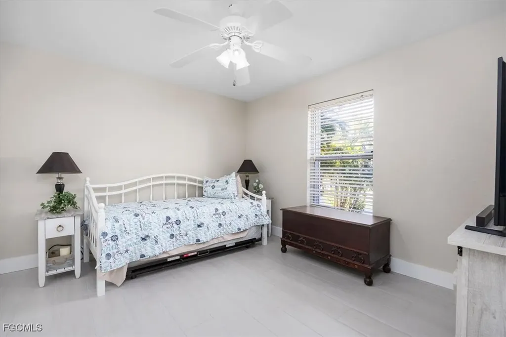 20 NE 8th Place Cape Coral FL 33909