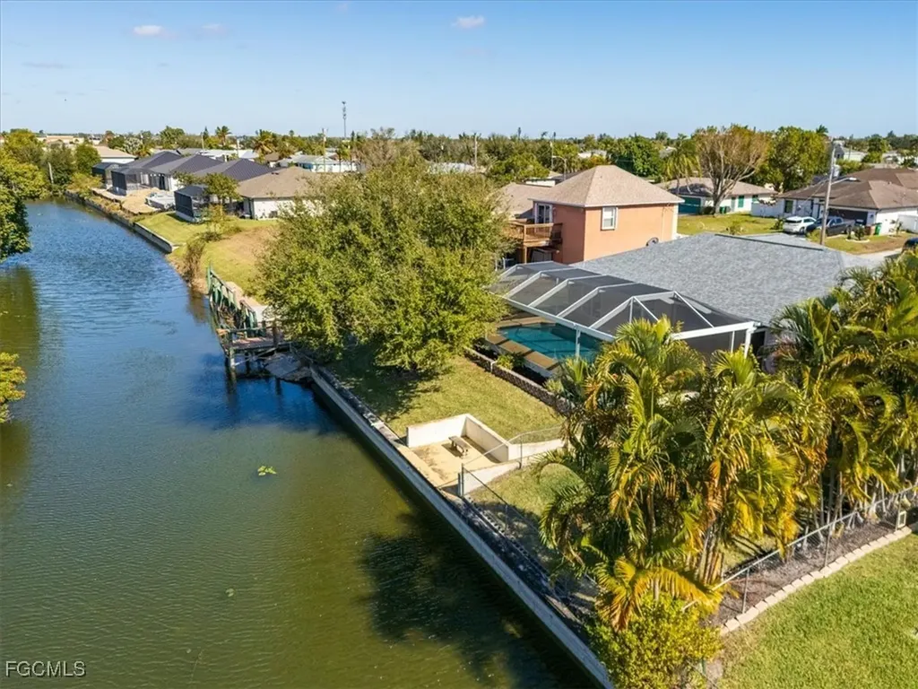 20 NE 8th Place Cape Coral FL 33909