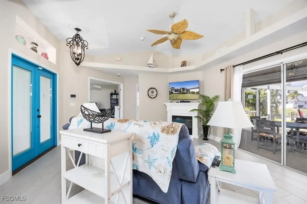 20 NE 8th Place Cape Coral FL 33909