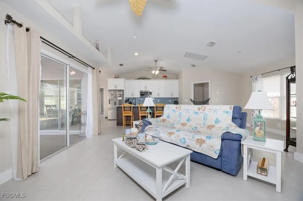 20 NE 8th Place Cape Coral FL 33909