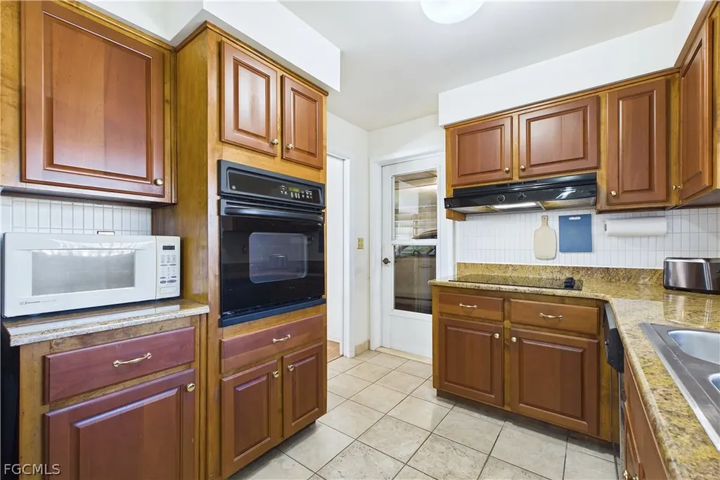 2306 SE 15th Terrace Cape Coral FL 33990
