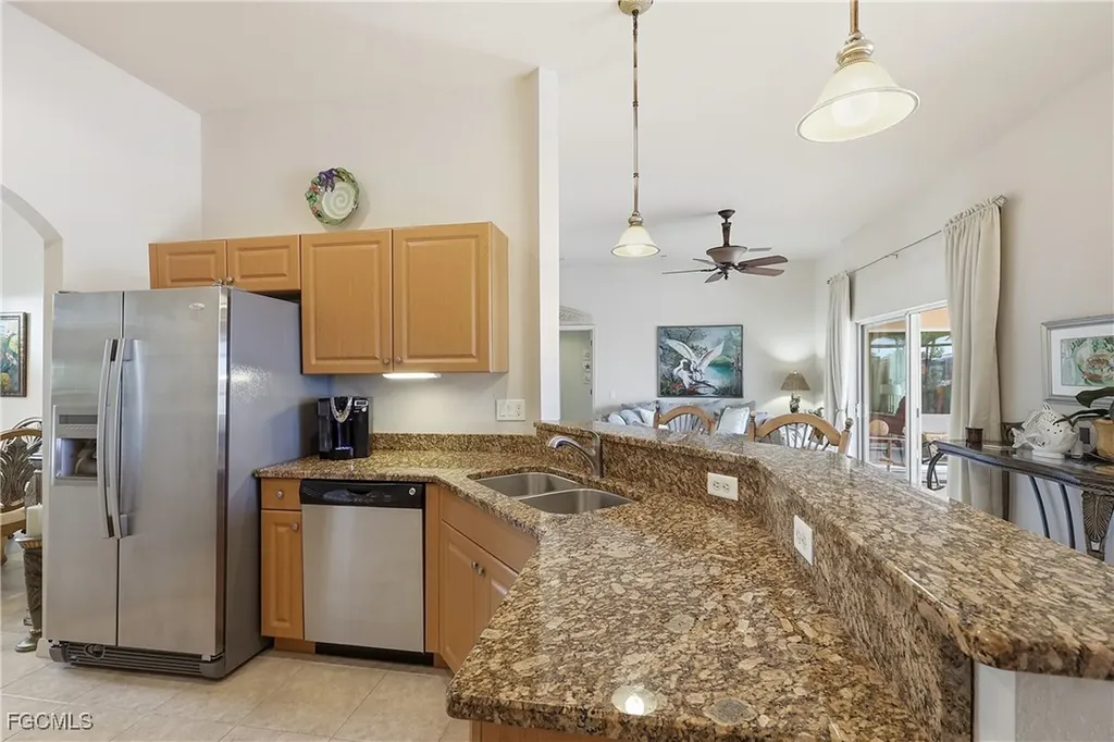 927 SW 28th Terrace Cape Coral FL 33914