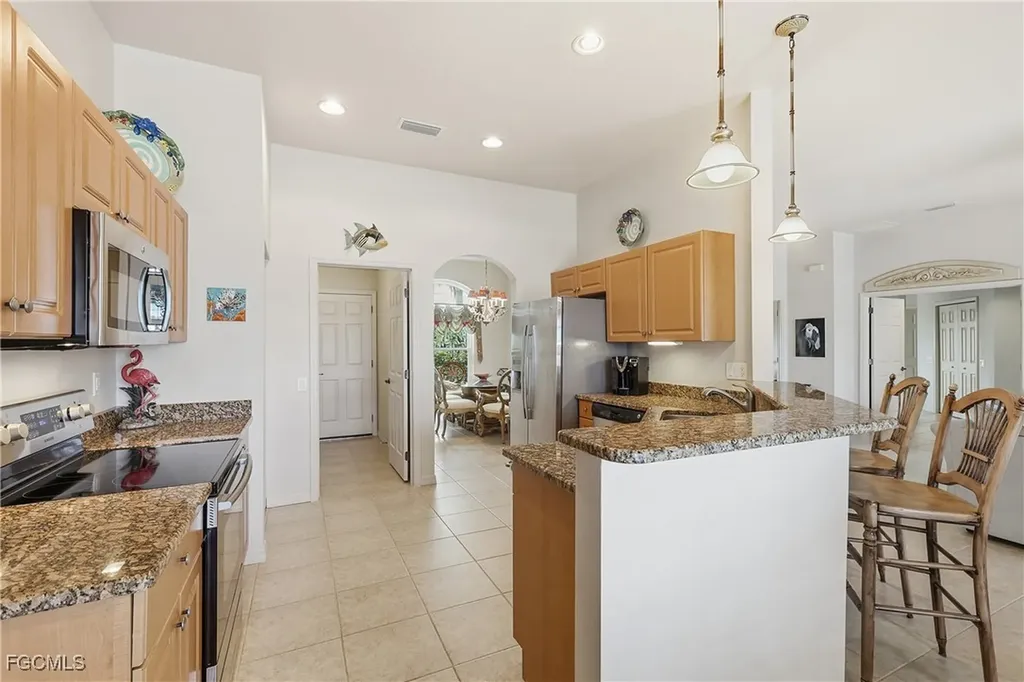 927 SW 28th Terrace Cape Coral FL 33914