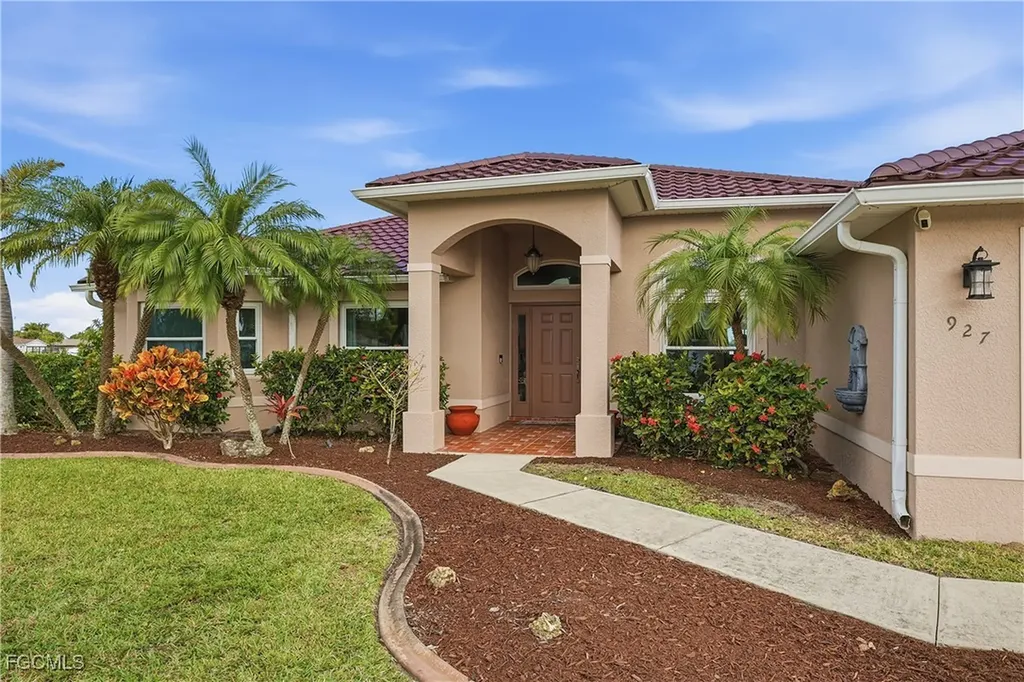 927 SW 28th Terrace Cape Coral FL 33914