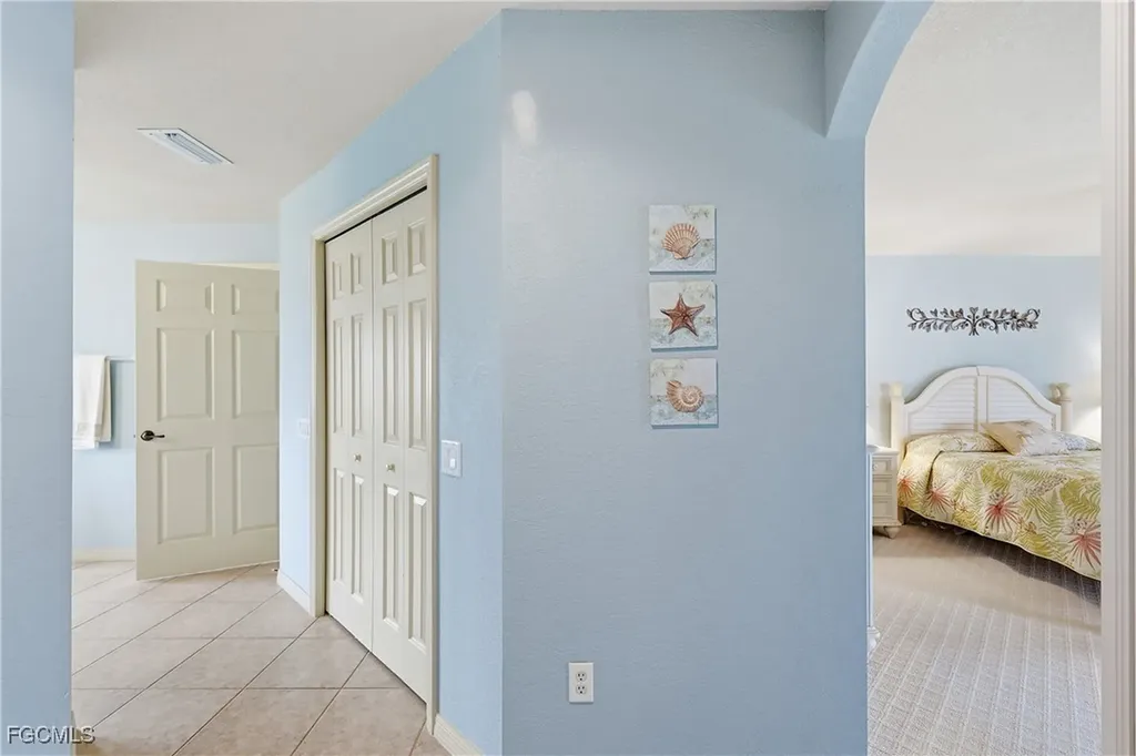 927 SW 28th Terrace Cape Coral FL 33914