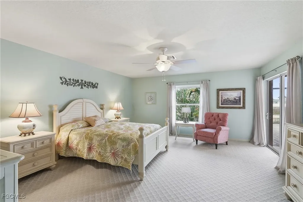 927 SW 28th Terrace Cape Coral FL 33914