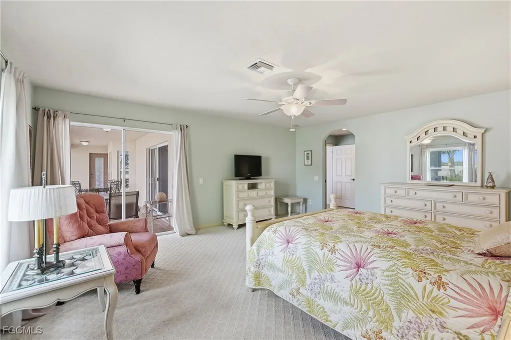 927 SW 28th Terrace Cape Coral FL 33914