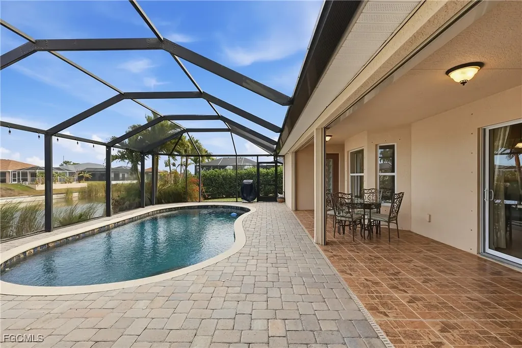 927 SW 28th Terrace Cape Coral FL 33914