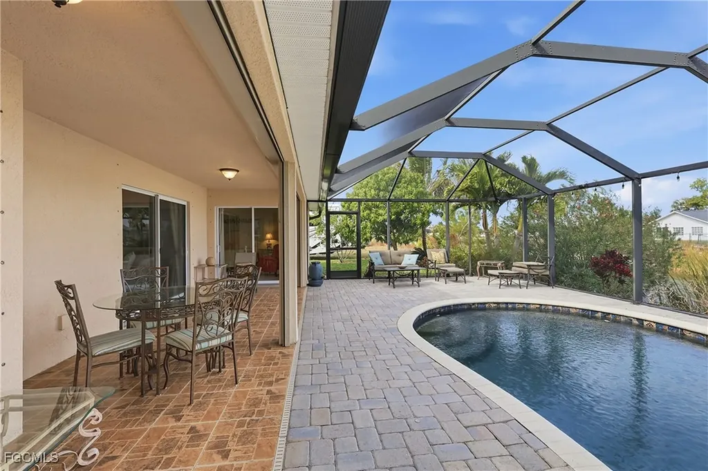 927 SW 28th Terrace Cape Coral FL 33914