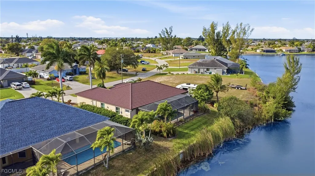 927 SW 28th Terrace Cape Coral FL 33914