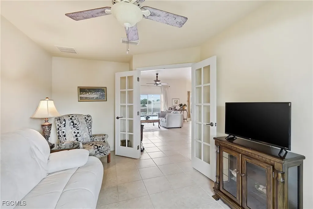 927 SW 28th Terrace Cape Coral FL 33914