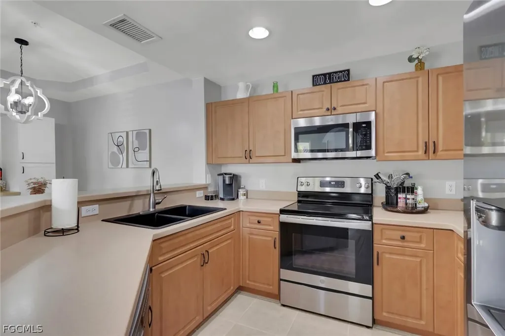 3965 Pomodoro Circle Cape Coral FL 33909