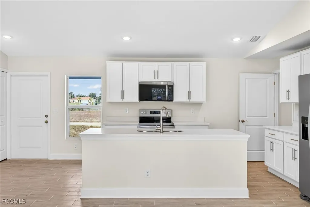 1912 NW 17th Street Cape Coral FL 33993