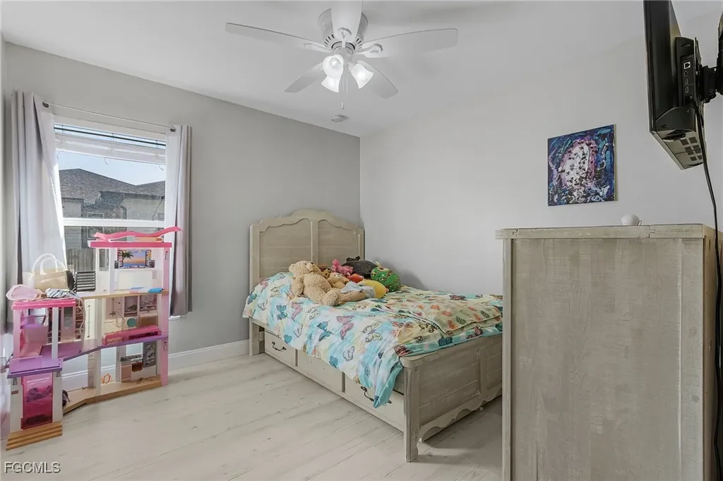 1617 NW 28th Street Cape Coral FL 33993