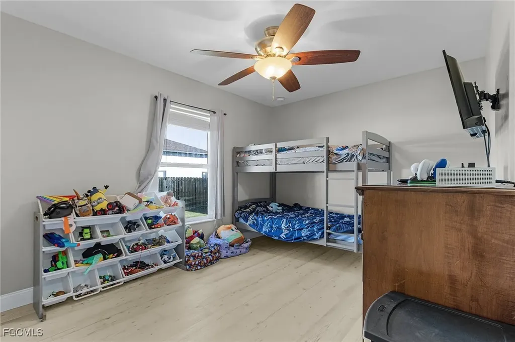 1617 NW 28th Street Cape Coral FL 33993