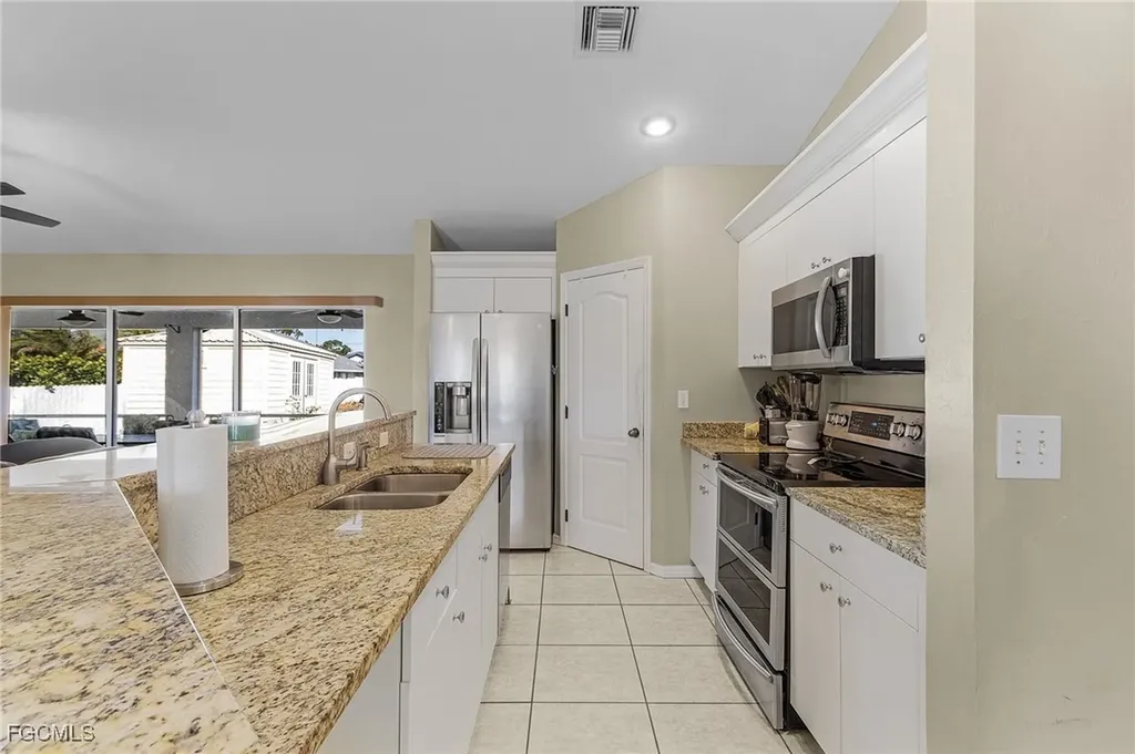 1617 NW 28th Street Cape Coral FL 33993