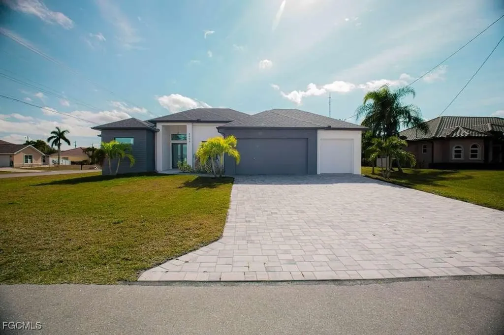 2000 SW 31st Terrace Cape Coral FL 33914