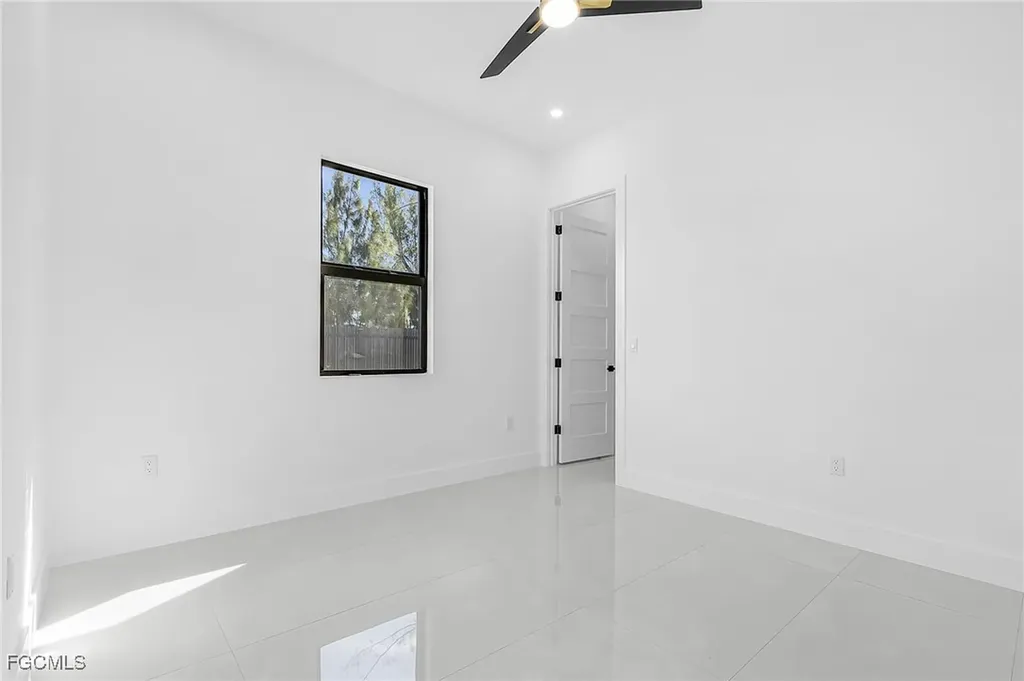 2000 SW 31st Terrace Cape Coral FL 33914