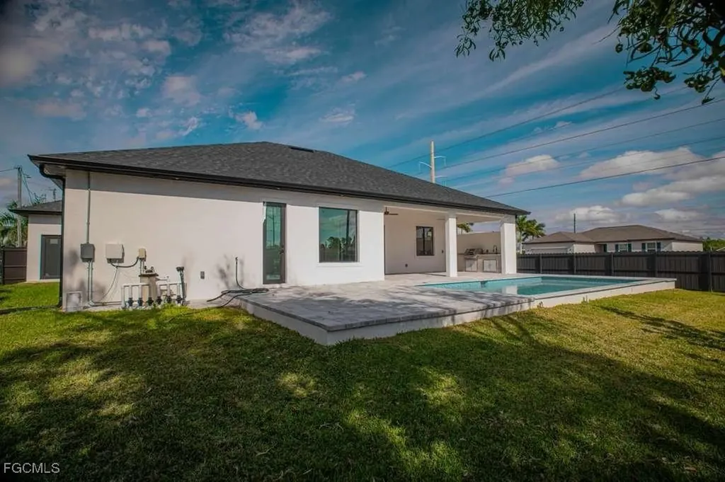 2000 SW 31st Terrace Cape Coral FL 33914