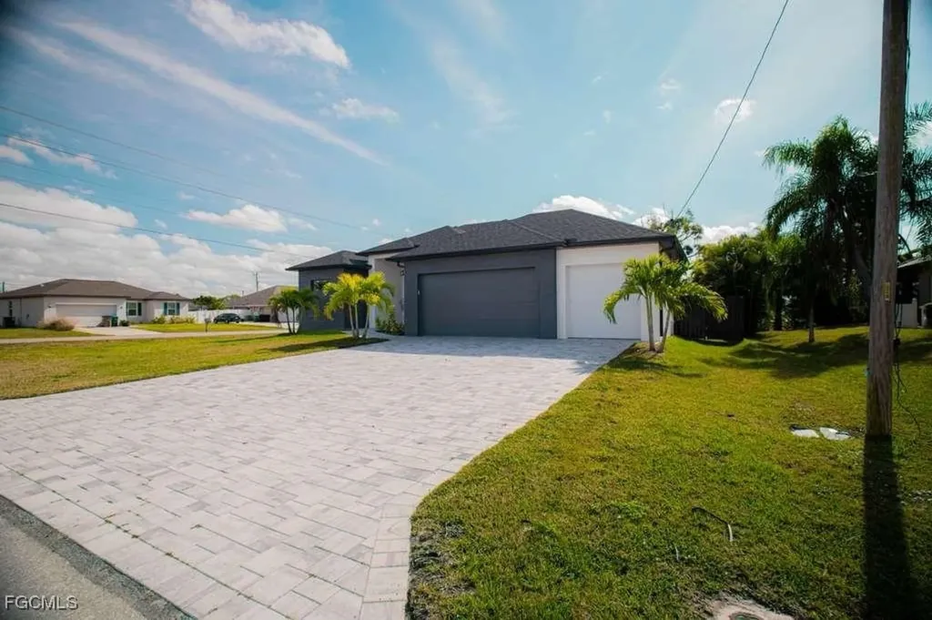 2000 SW 31st Terrace Cape Coral FL 33914