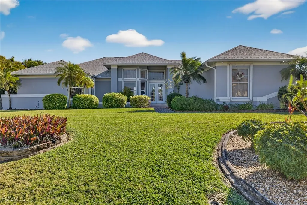 3815 Surfside Boulevard Cape Coral FL 33914