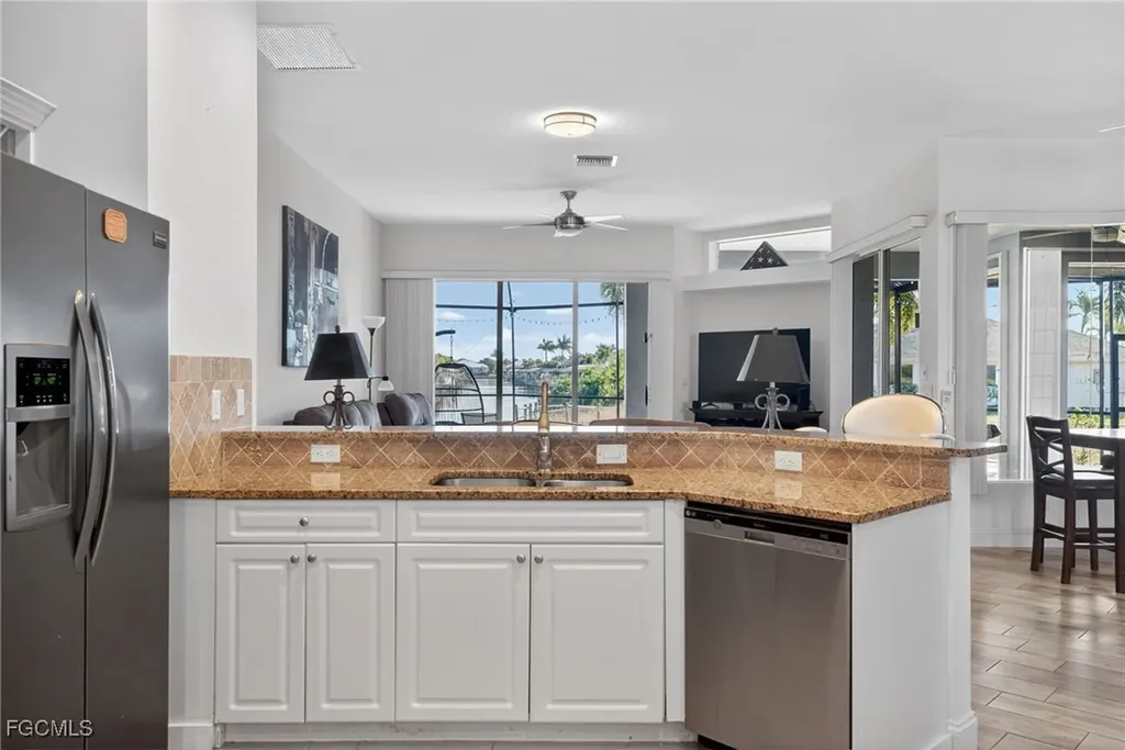 3815 Surfside Boulevard Cape Coral FL 33914