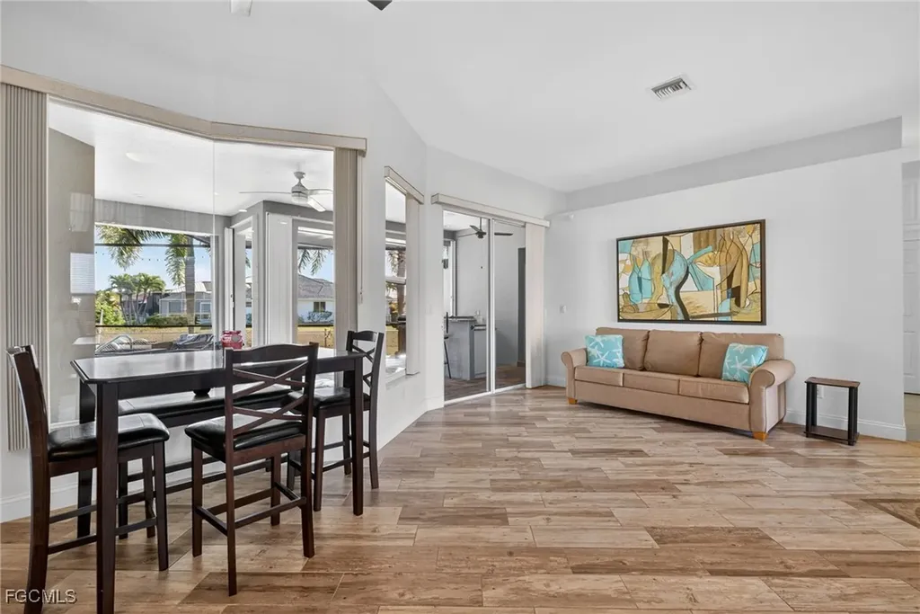 3815 Surfside Boulevard Cape Coral FL 33914