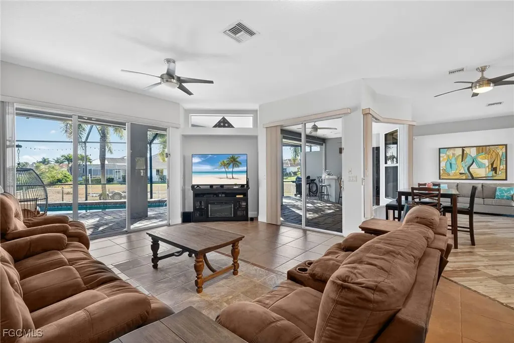 3815 Surfside Boulevard Cape Coral FL 33914
