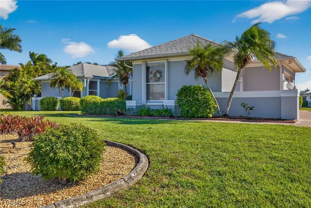 3815 Surfside Boulevard Cape Coral FL 33914