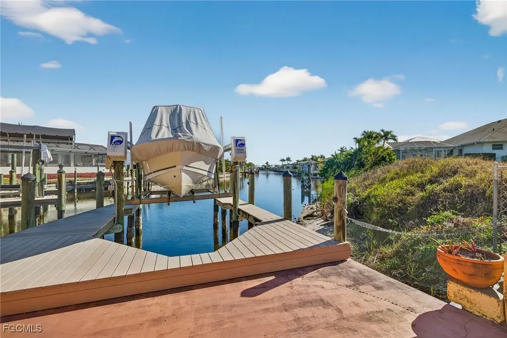 3815 Surfside Boulevard Cape Coral FL 33914