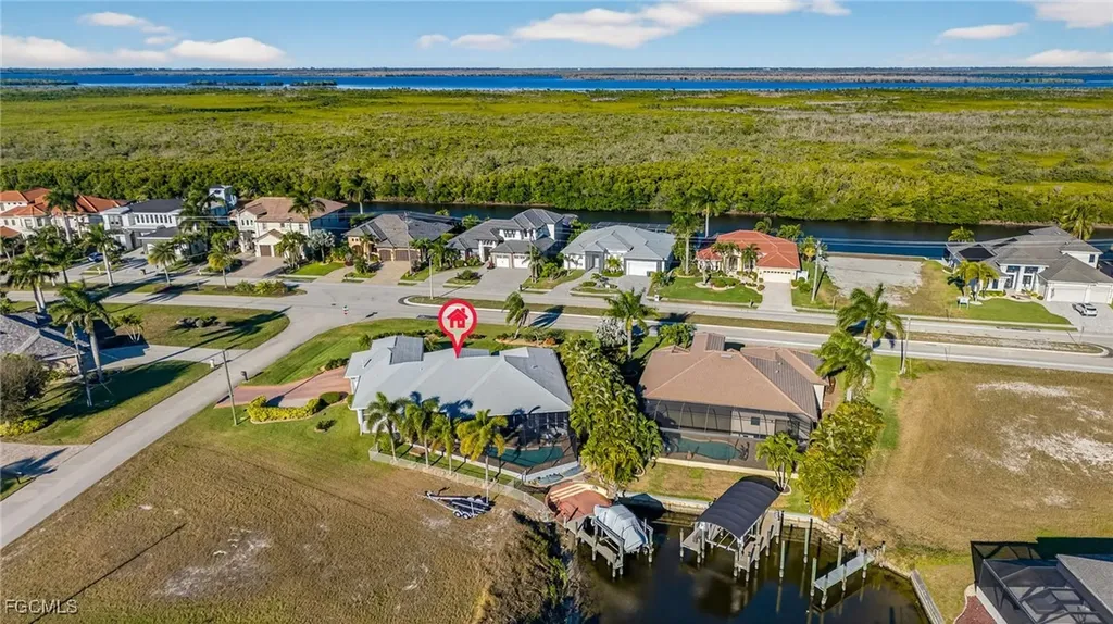 3815 Surfside Boulevard Cape Coral FL 33914