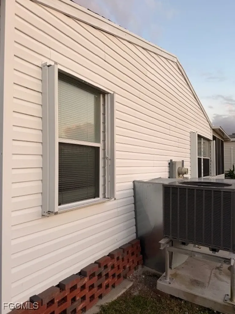 16266 Durham Avenue Fort Myers FL 33908