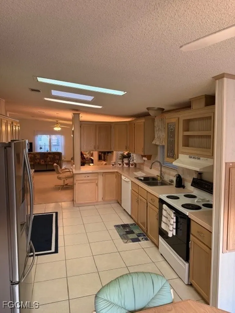 16266 Durham Avenue Fort Myers FL 33908