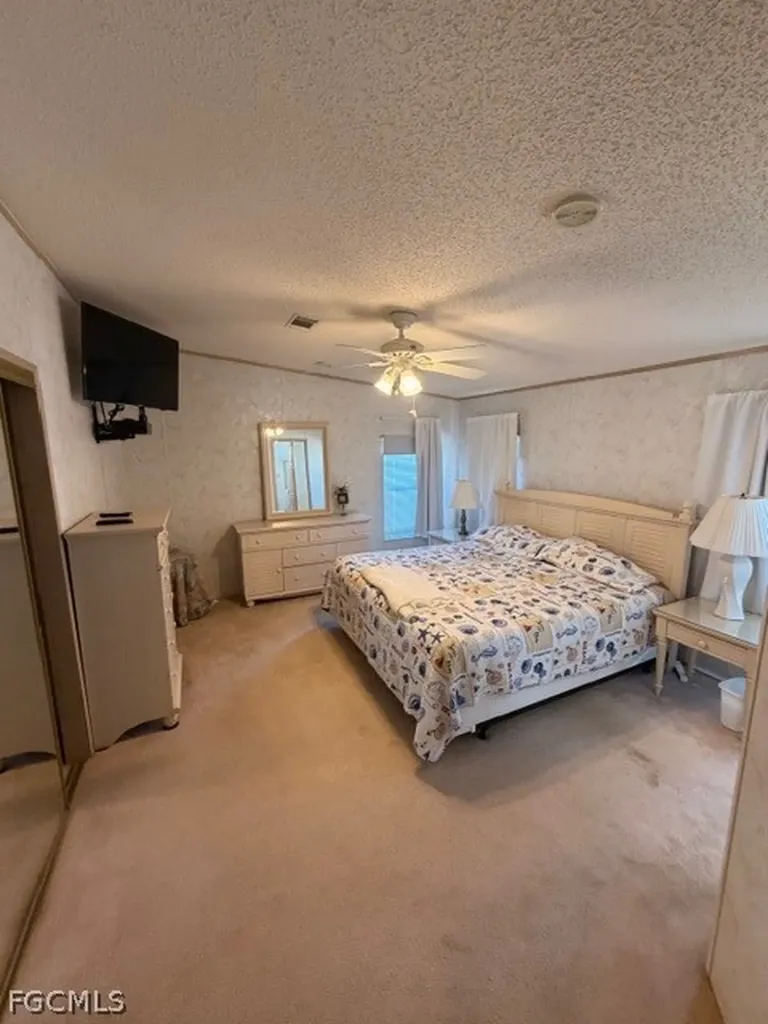 16266 Durham Avenue Fort Myers FL 33908