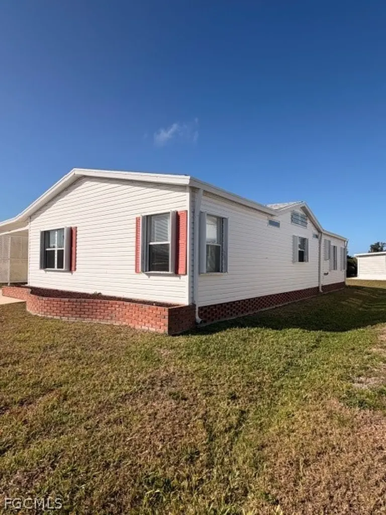 16266 Durham Avenue Fort Myers FL 33908