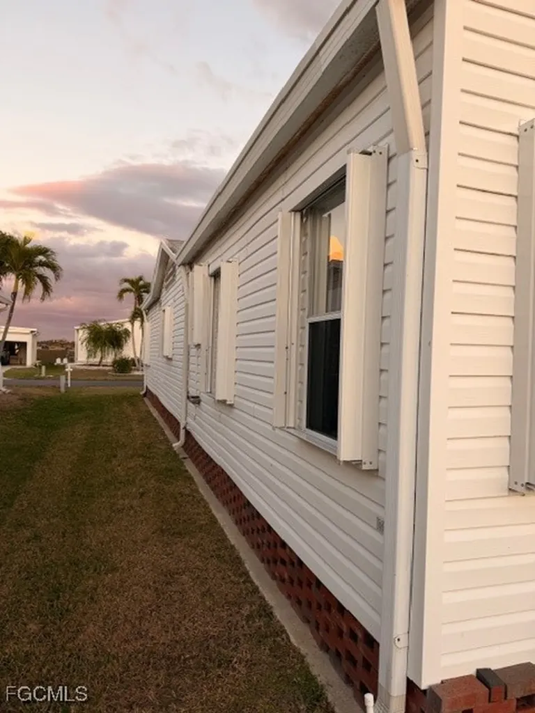 16266 Durham Avenue Fort Myers FL 33908