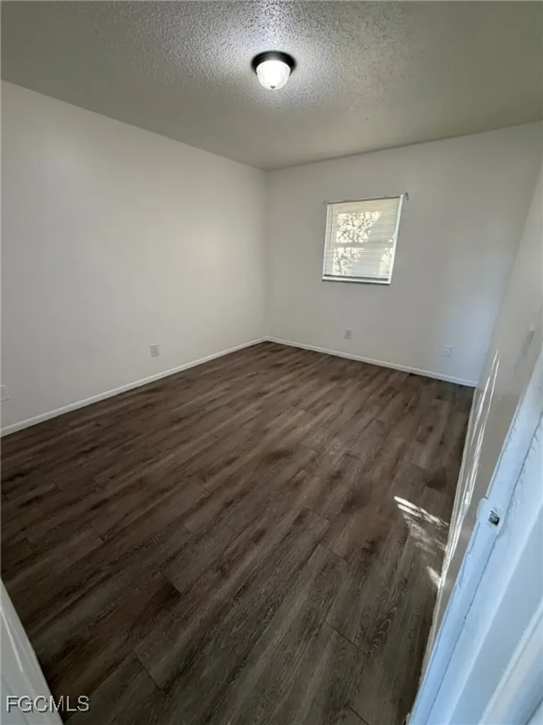 2708 Broadway Fort Myers FL 33901