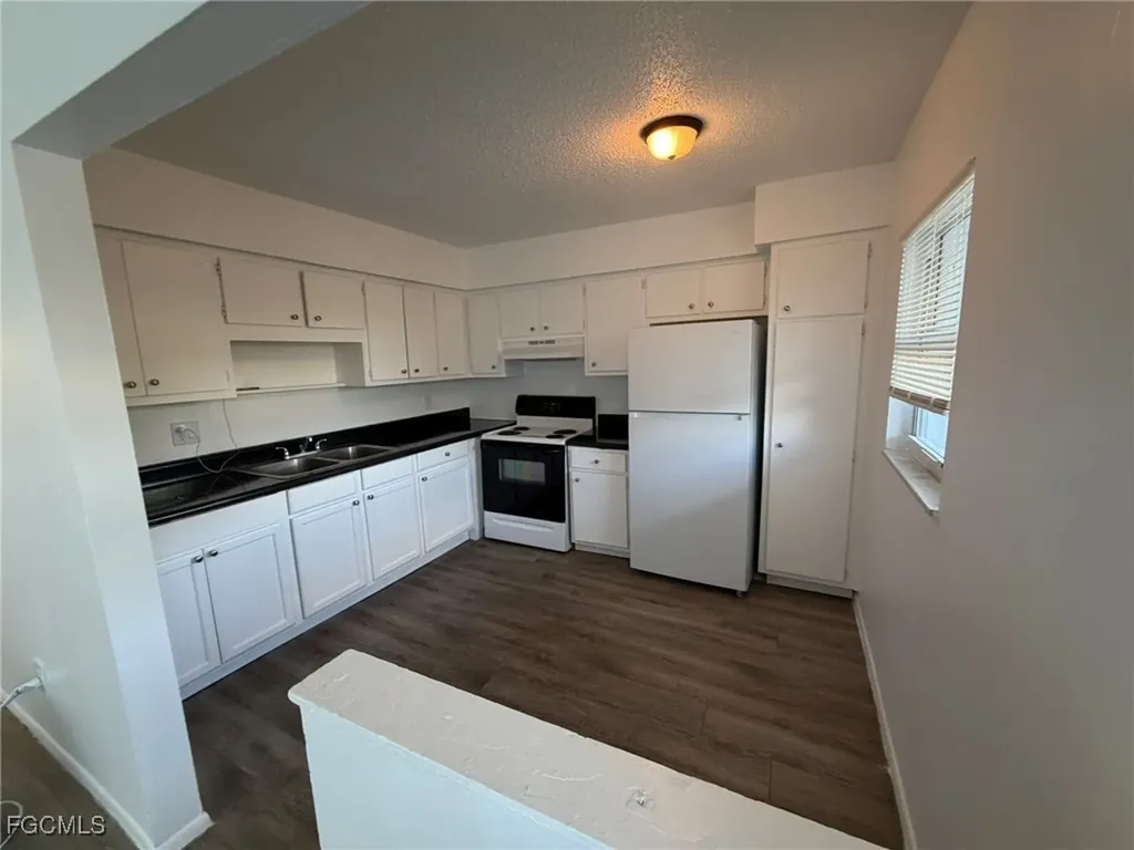 2708 Broadway Fort Myers FL 33901