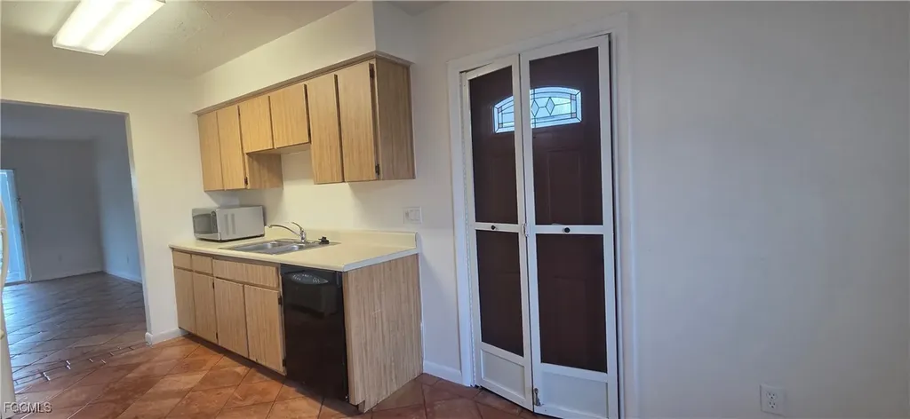 3609 SE 9th Place Cape Coral FL 33904