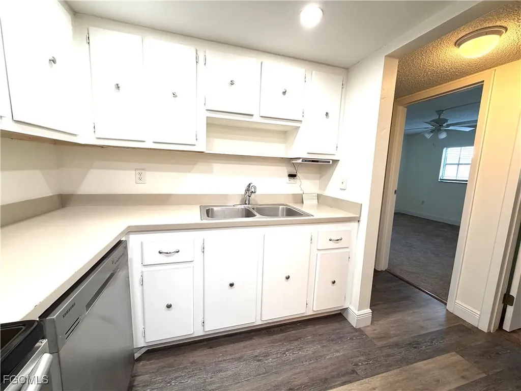3704 Broadway Fort Myers FL 33901