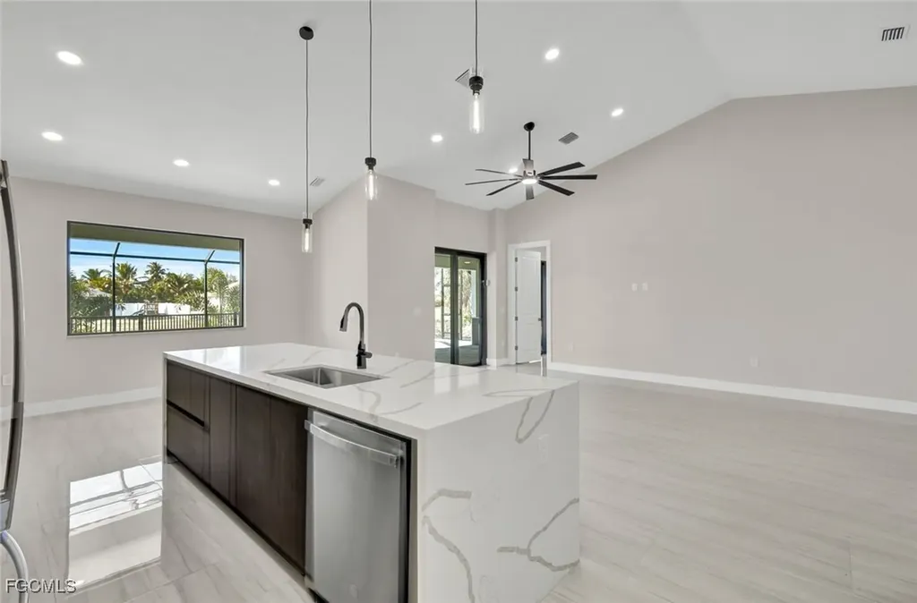3210 SW 11th Place Cape Coral FL 33914