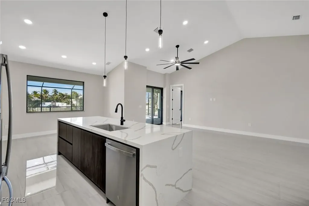 3210 SW 11th Place Cape Coral FL 33914