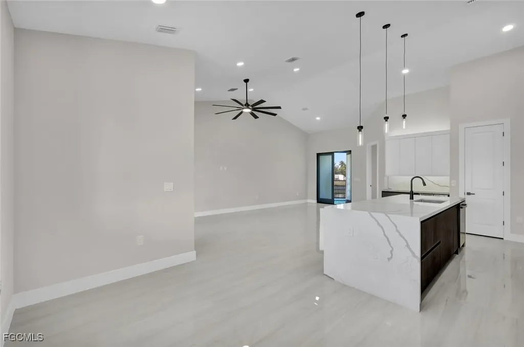 3210 SW 11th Place Cape Coral FL 33914