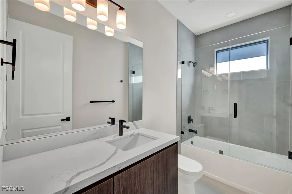 3210 SW 11th Place Cape Coral FL 33914